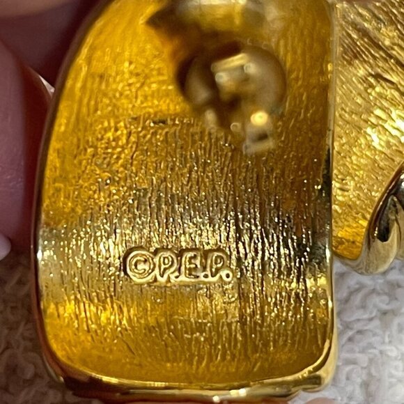 VTG PEP Gold Tone Wave Earrings Post 1.5 Inch - Picture 7 of 7